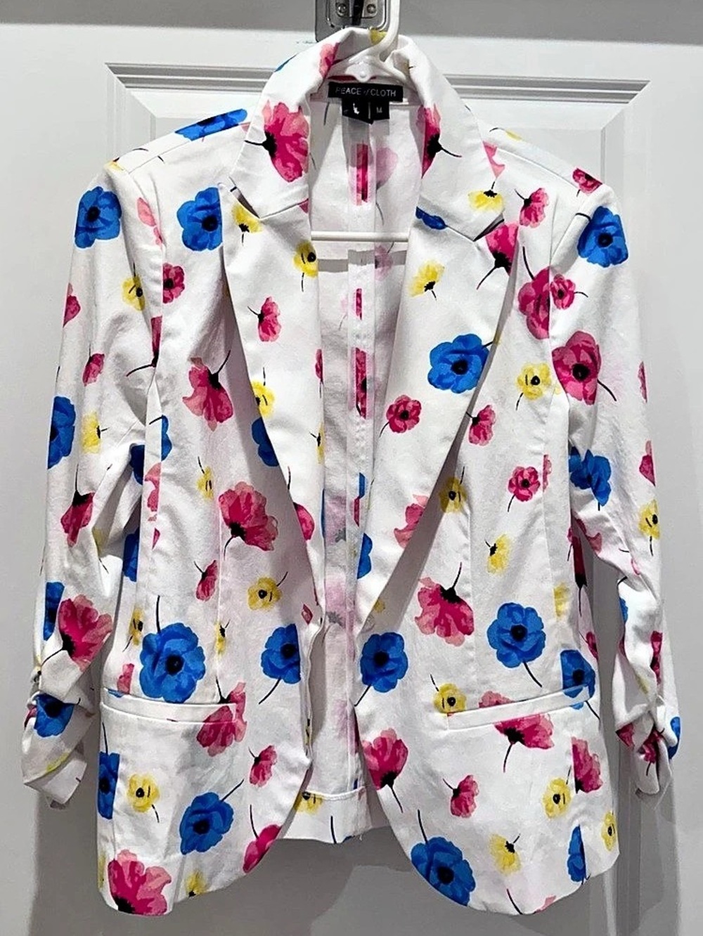 Peace of Cloth Floral Blazer in White & Pink Size Medium Like New